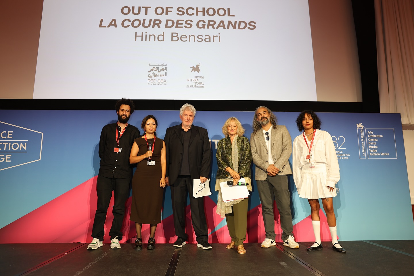 فيلم Out of School لهند بنصاري يتوج بجائزتين في مهرجان البندقية السينمائي