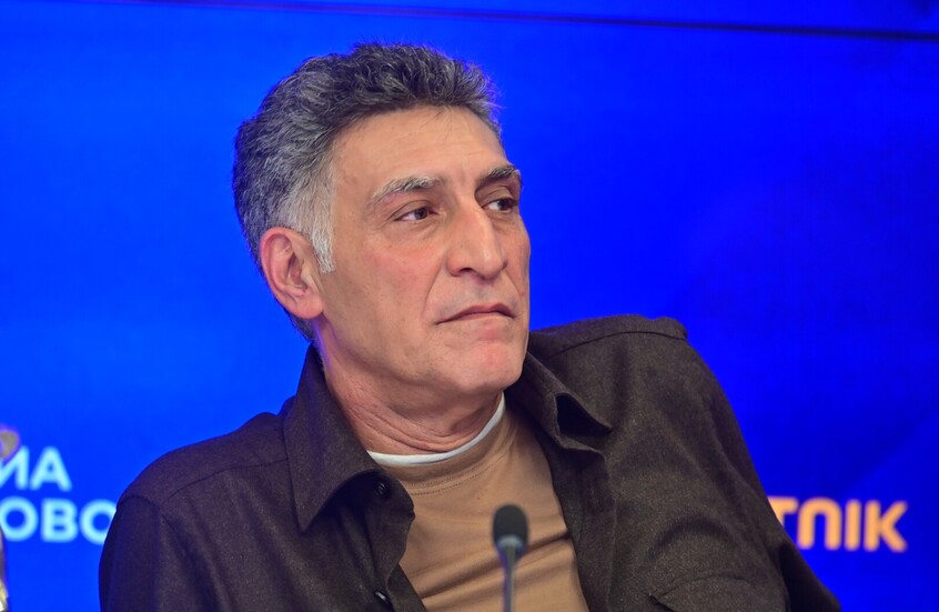 المخرج ومقدم البرامج، تيغران كيوسيان