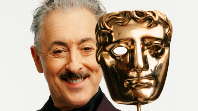 ألان كامينغ استضافة BAFTA 2026
