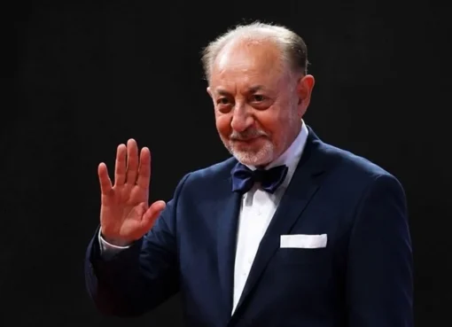 لفنان المصري عبد العزيز مخيون